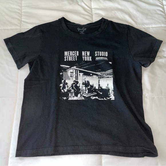 Brandy Melville Tops - NWOT Brandy Melville Graphic Tee